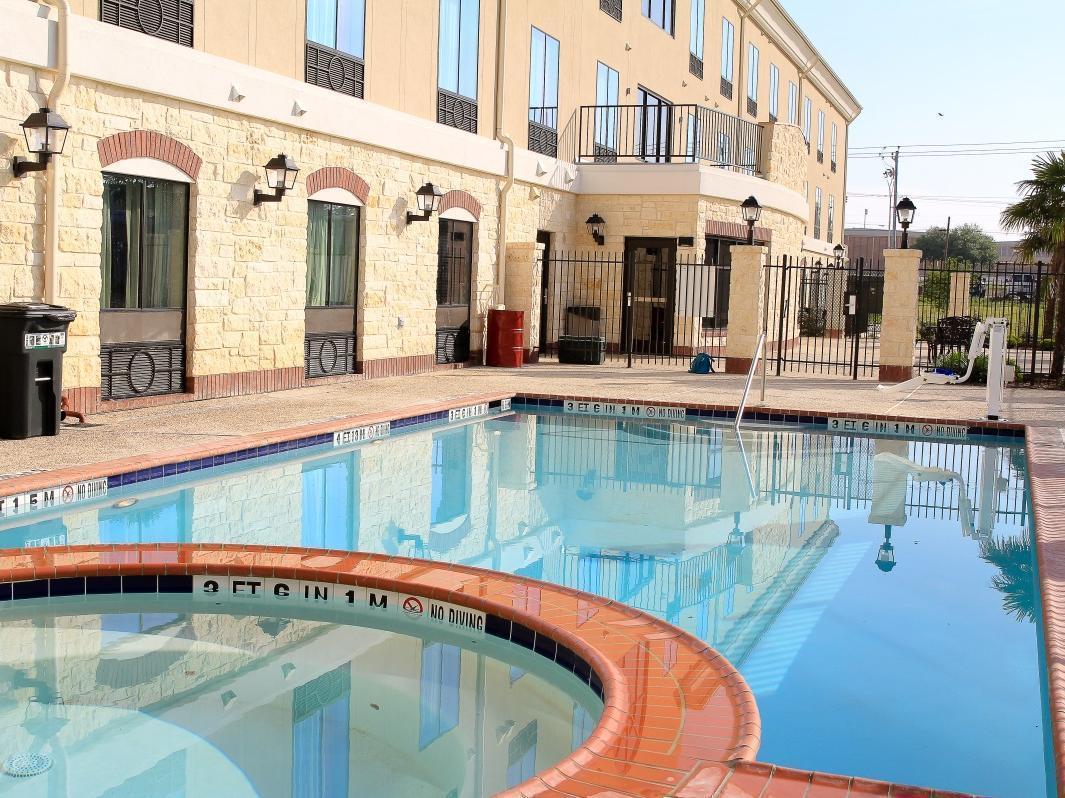Holiday Inn Express Hotel & Suites Floresville By Ihg Luaran gambar